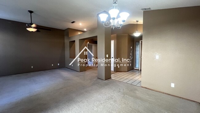 Building Photo - Wonderful Vintage Park 3bd/2ba Home with 2 Car Garage