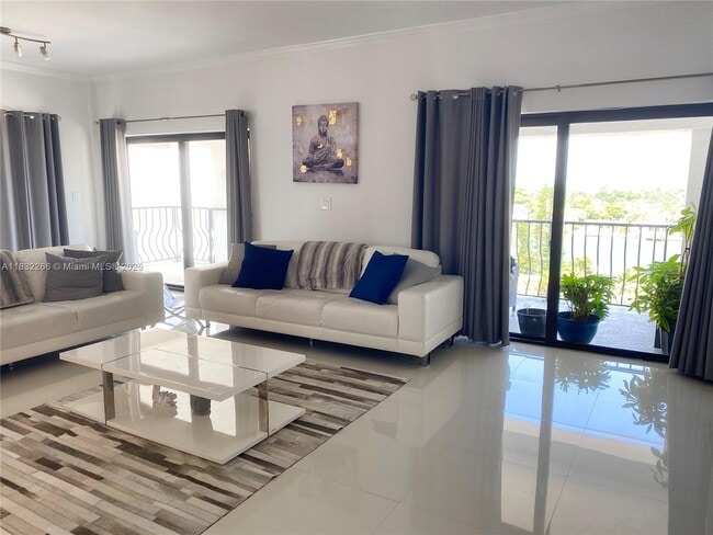 Building Photo - 5415 Collins Ave