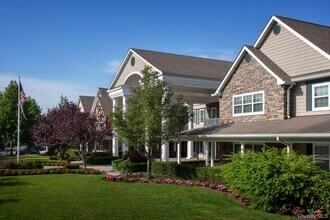 Building Photo - 204 Adams Way