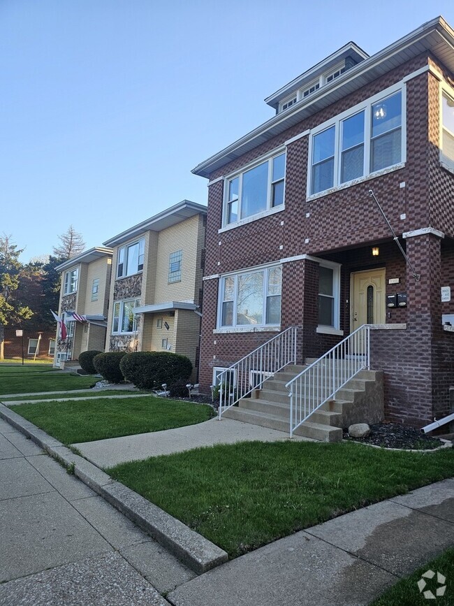 Building Photo - 6152 S Kolin Ave