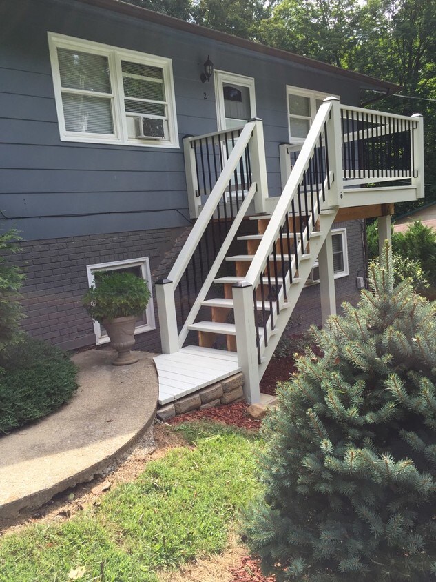 Front Deck & Door - 141 Leach Dr