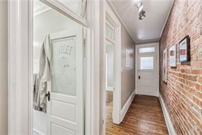 Foto del edificio - 428 N Taylor Ave