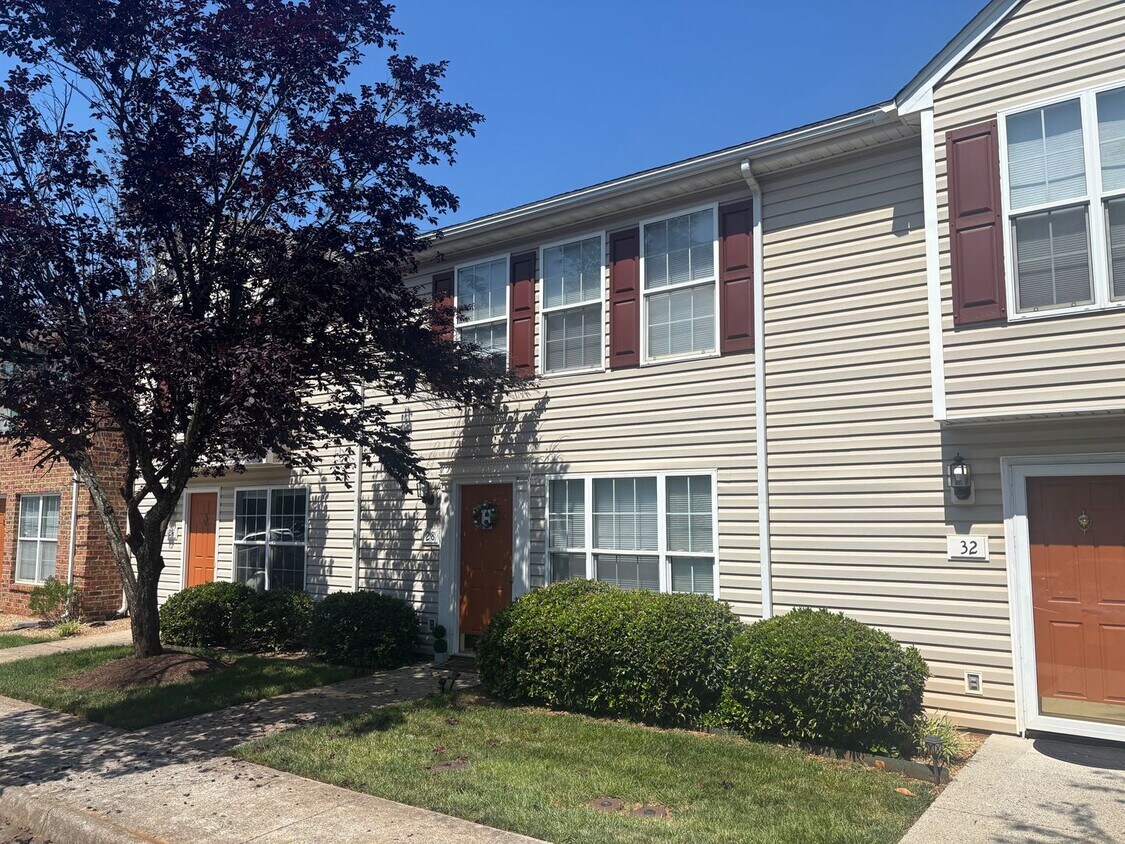 Primary Photo - Village at Greenview townhouse in Campbell...