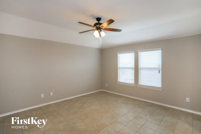 Building Photo - 800 Platinum Dr