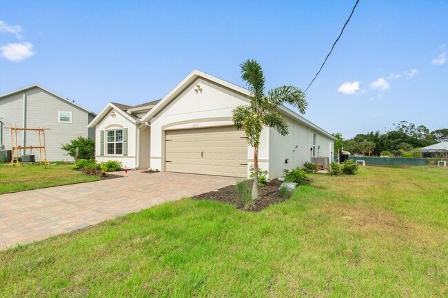 Building Photo - Deposit-Free! Modern, energy efficient hom...