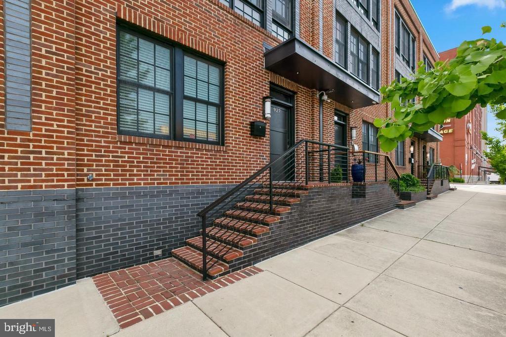 Foto principal - 927 S Conkling St