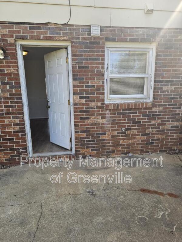 Building Photo - 6526 White Horse Rd