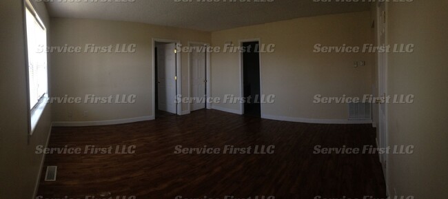 Building Photo - 3 Bed 1 Bath 1300 SQFT Home in Bolivar! Ca...