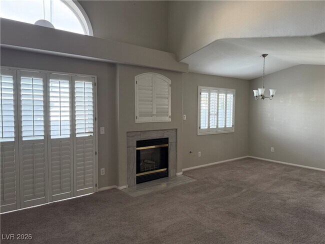 Foto del edificio - 8432 Pacific Fountain Ave