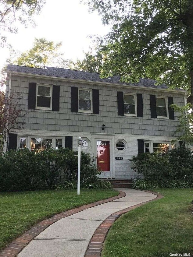 194 Brompton Rd, Garden City, NY 11530 House Rental in Garden City