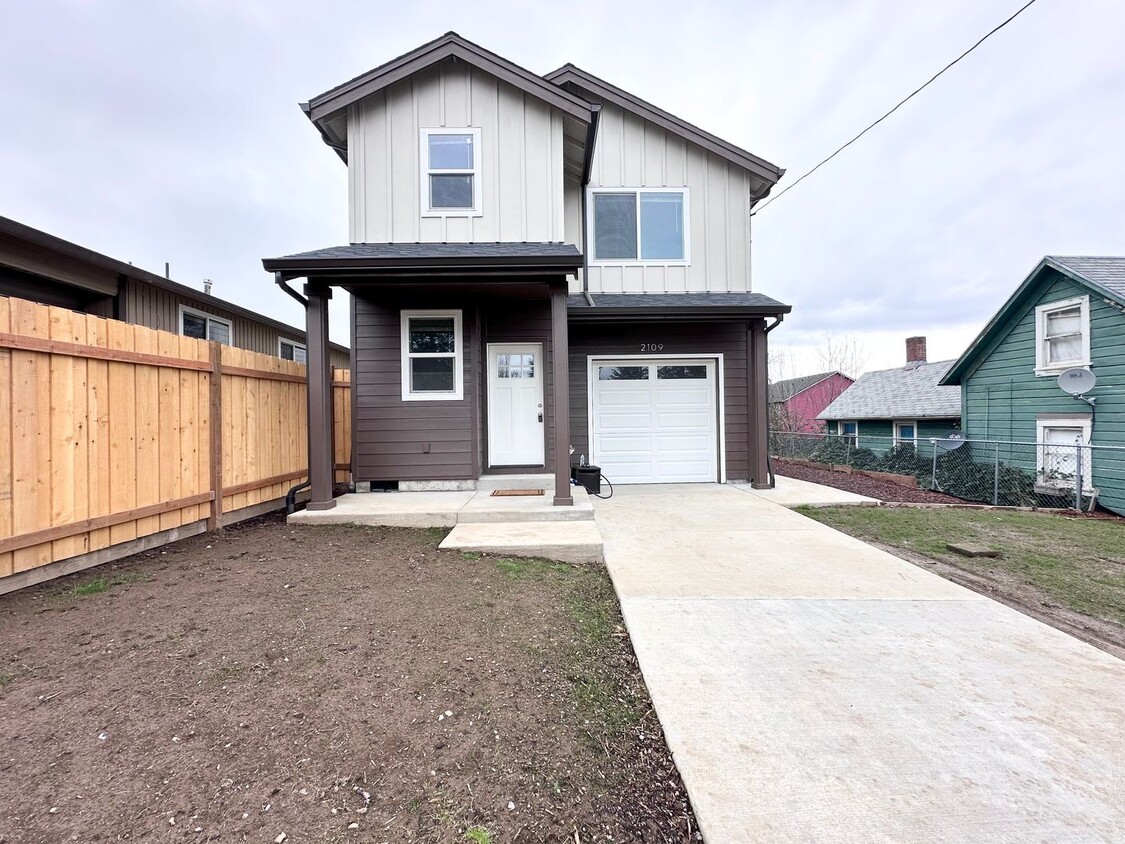 Foto principal - New Built! 3 Bedroom 2.5 Baths in Gresham,...