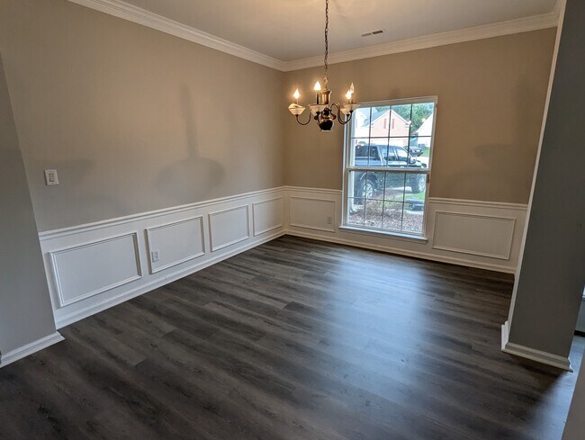 Building Photo - 4789 Chesney St NW