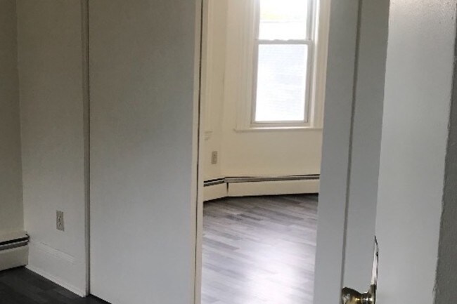 Foto del edificio - 37 8th Ave