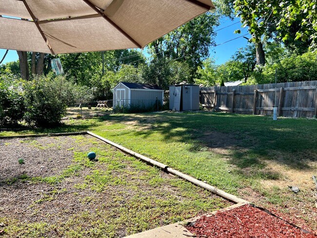 Building Photo - Spacious 4-Bedroom 2-Bathroom House