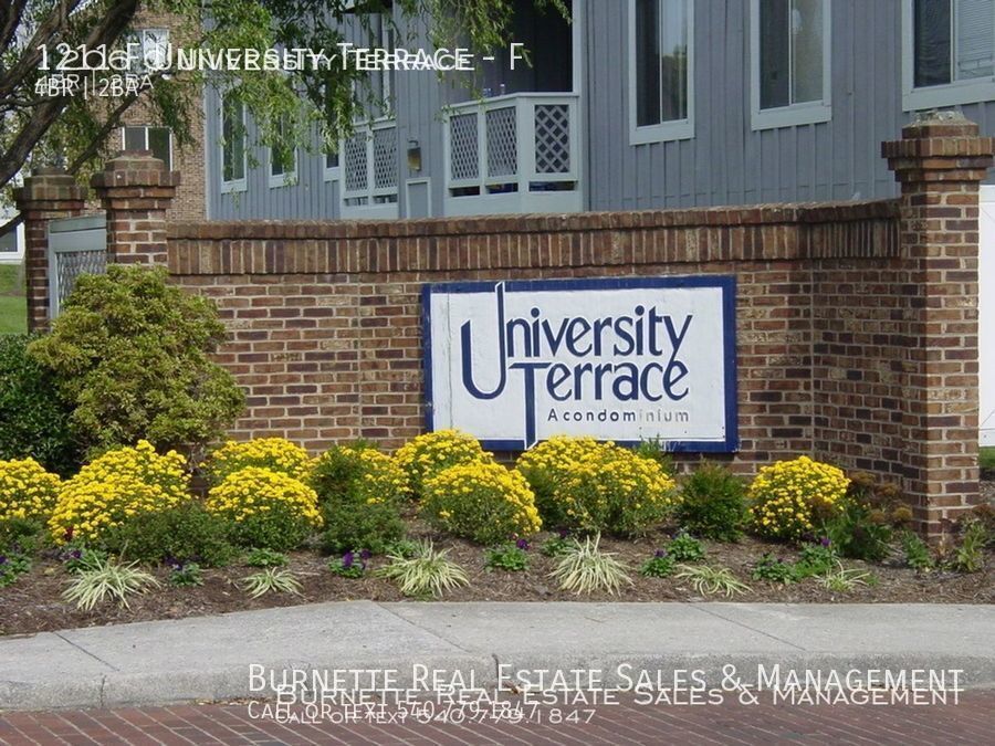 Foto principal - 1211 University Terrace