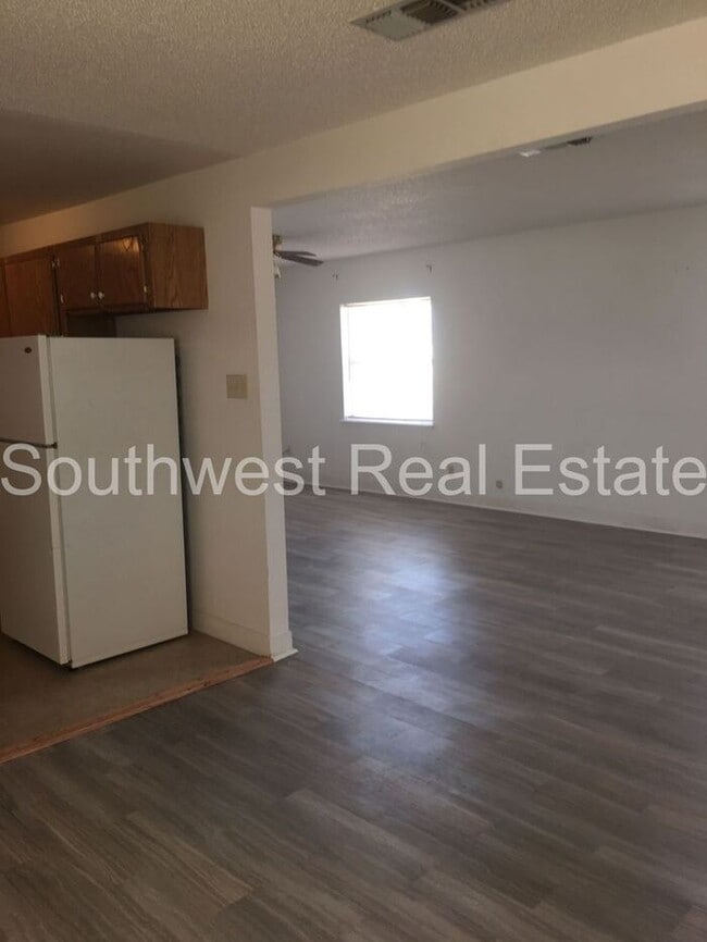 Building Photo - Apartment in Texico