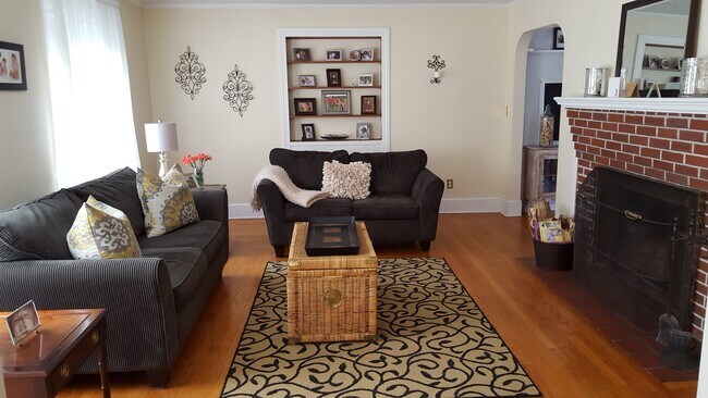 Foto del edificio - 2381 Cranston St