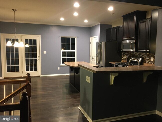 Building Photo - 1220 Carrick Ct