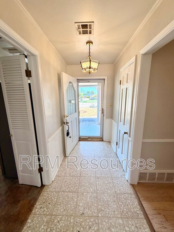 Photo - 4120 NW 44th St House
