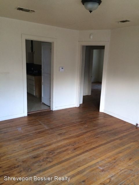 Building Photo - 2 br, 1 bath House - 502 W. 84th St