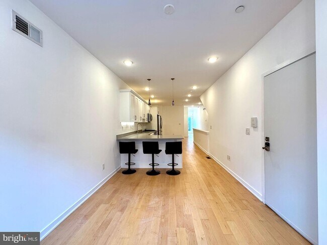 Foto del edificio - 966 N Marshall St