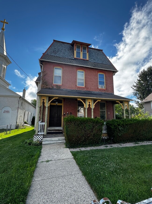 Building Photo - 201 Bradford Ave
