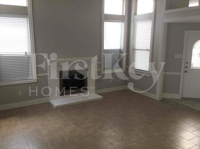 Foto del edificio - 5334 Riverport Dr