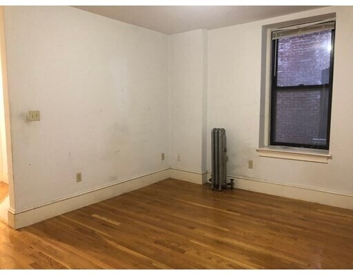 Building Photo - 1469 Beacon St