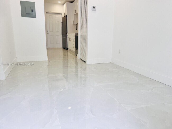 Foto del edificio - 1717 NW 15th Street Rd