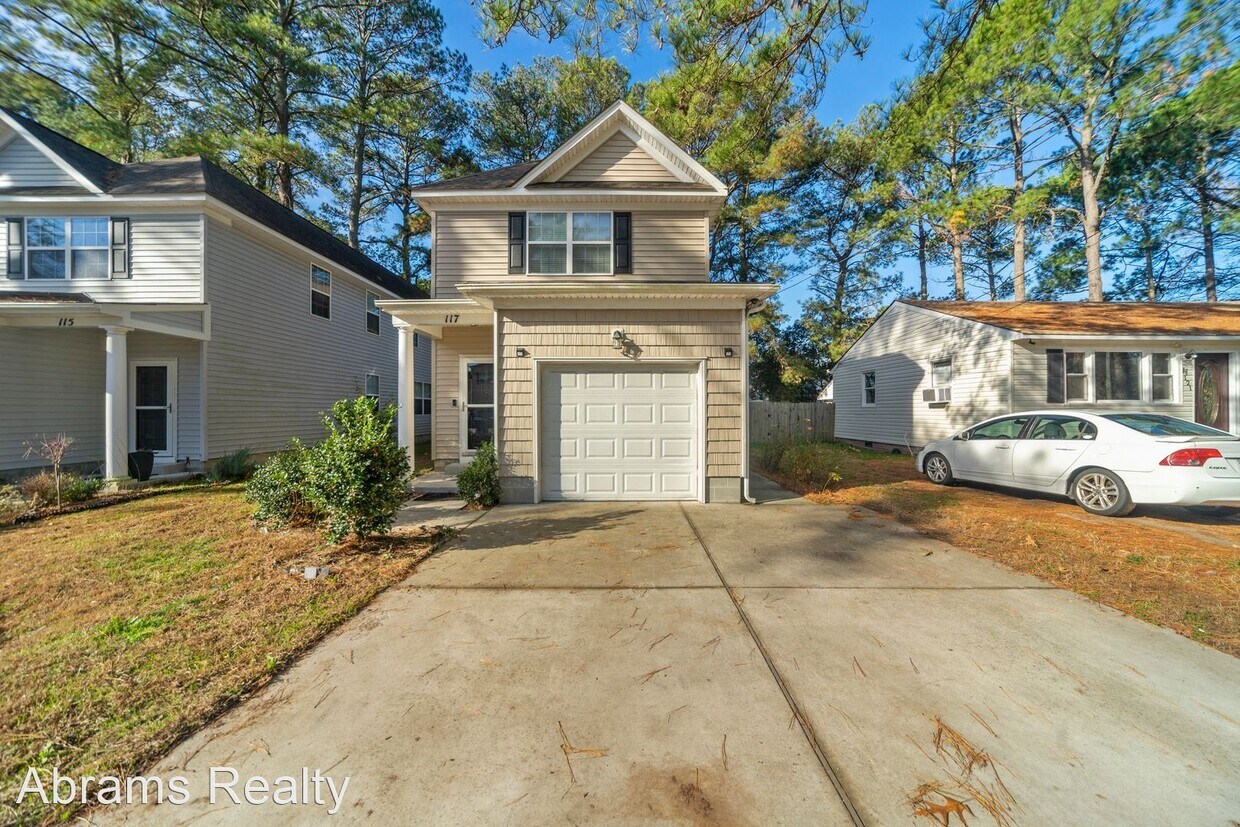Primary Photo - 4 br, 3 bath House - 117 N. Budding Avenue
