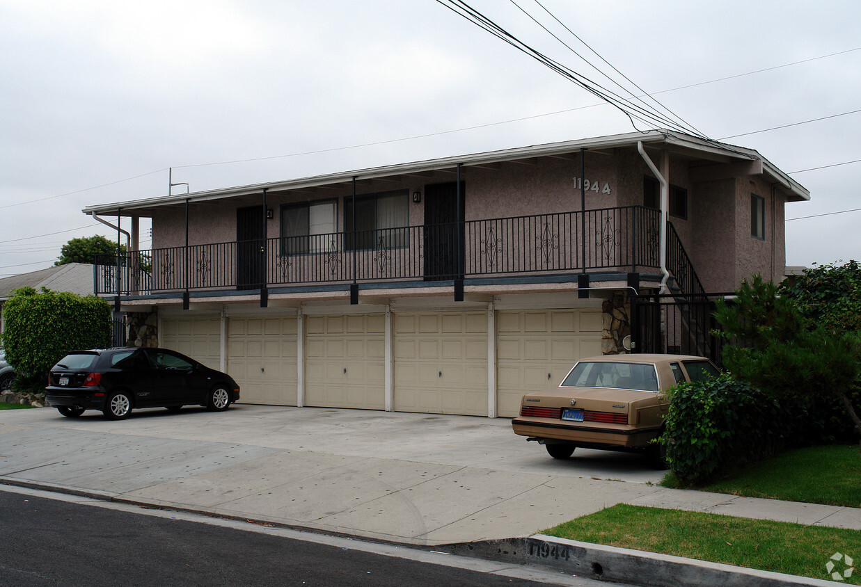 Building Photo - Gale Apartments