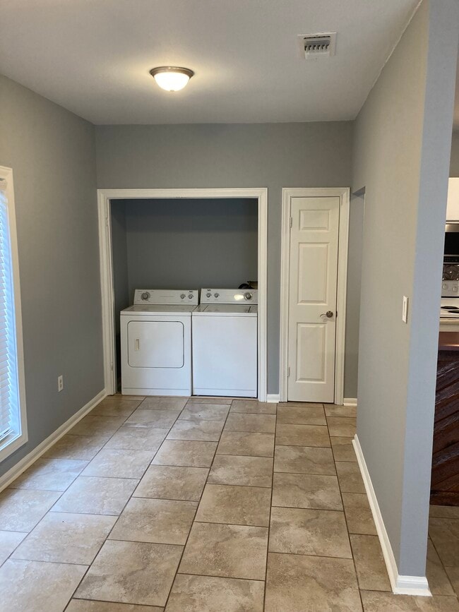 Photo - 13715 Kenner Ave Apartment