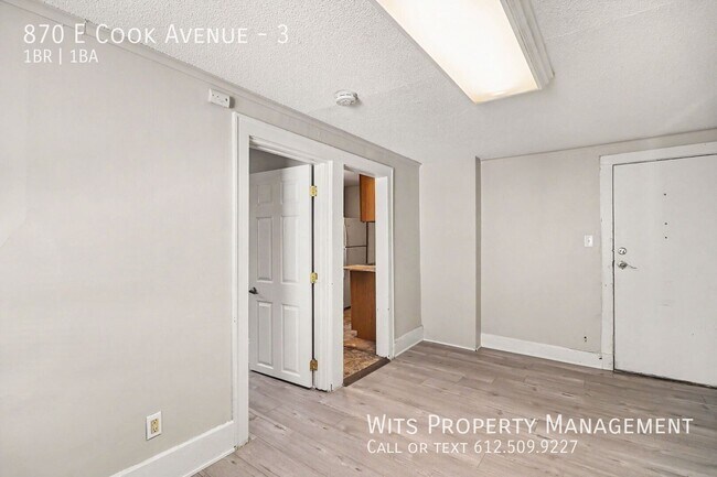 Building Photo - 870 Cook Ave E