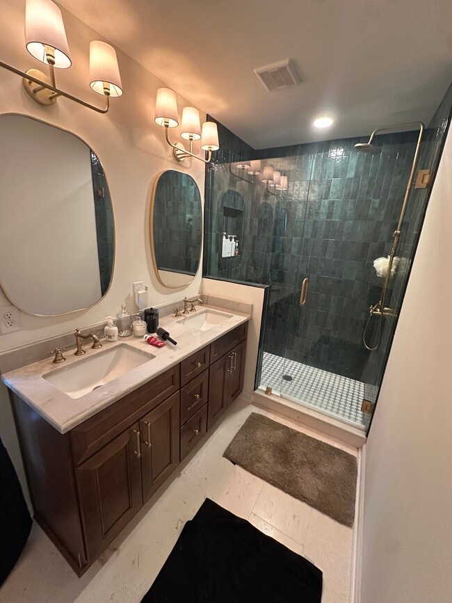 Building Photo - 1045 Forrest Blvd