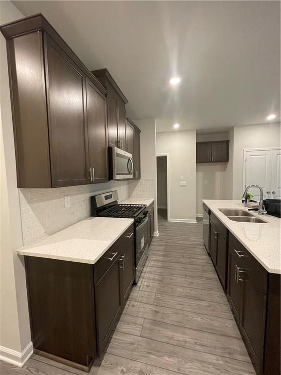 Foto del edificio - 1412 Villageside Ct