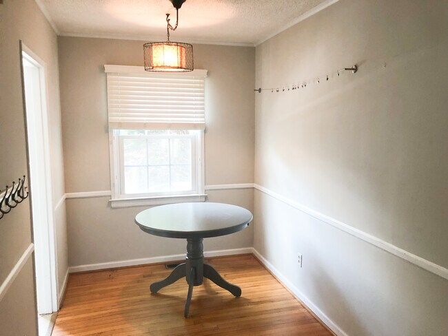 dining area - 552 Wakefield Dr