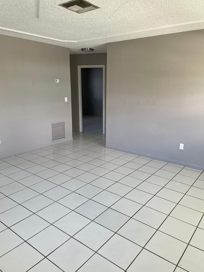 Foto del edificio - 2243 McKinley St