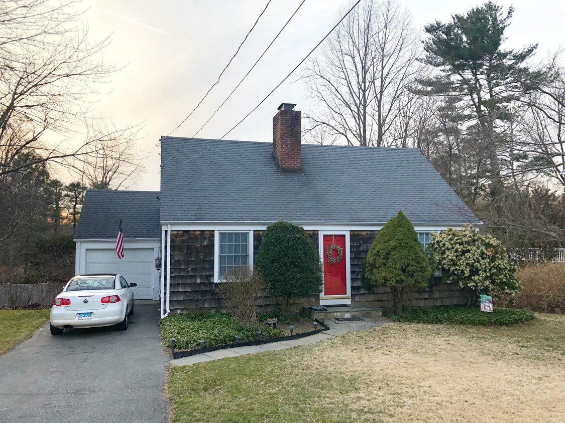 Primary Photo - 219 Hollow Tree Ridge Rd