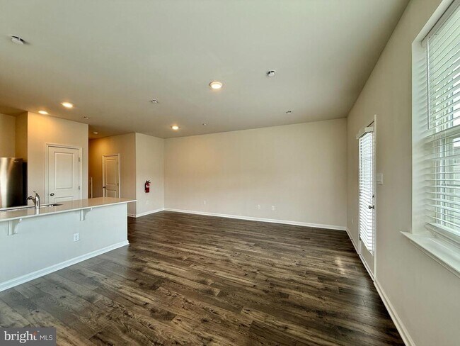 Building Photo - 200 Mazzeo Dr