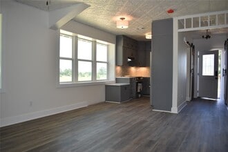 Building Photo - 599 Maler Rd