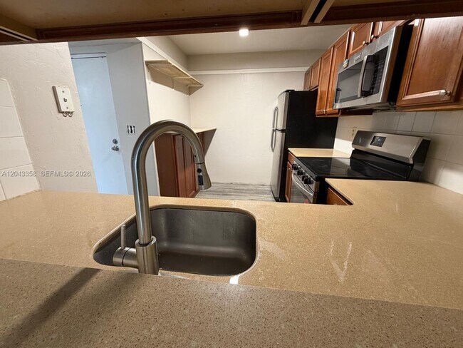 Foto del edificio - 3400 Foxcroft Rd