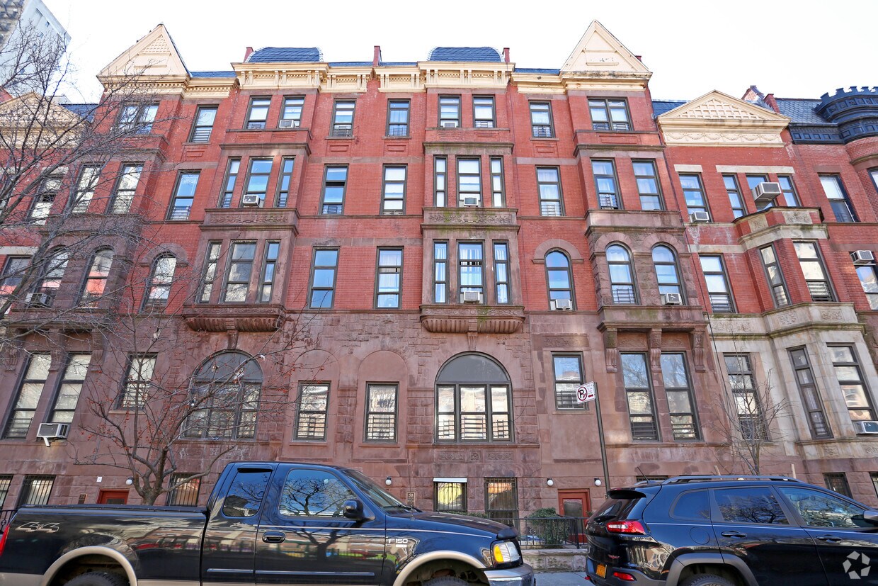 Building Photo - 38 W 91st St