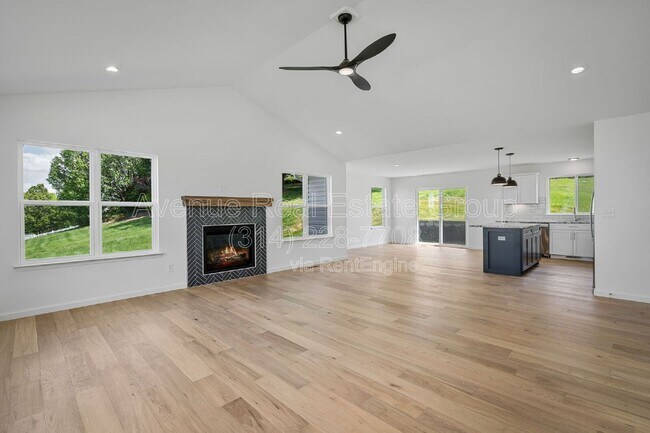 Foto del edificio - 3038 Boschertown Rd