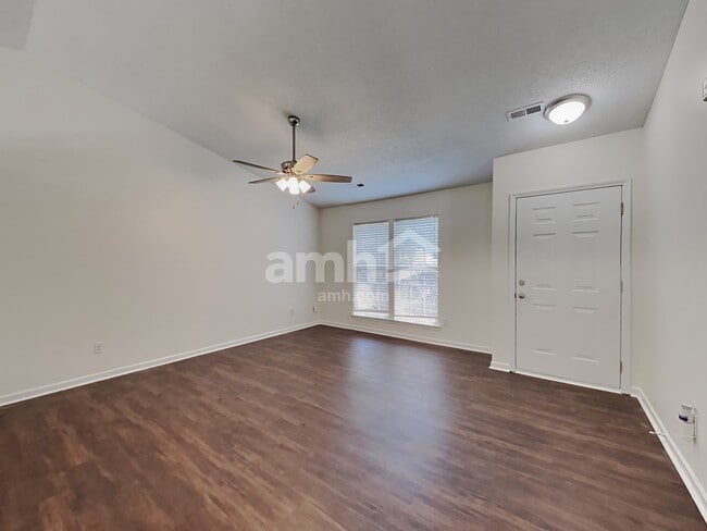Foto del edificio - 3413 Braefield Dr
