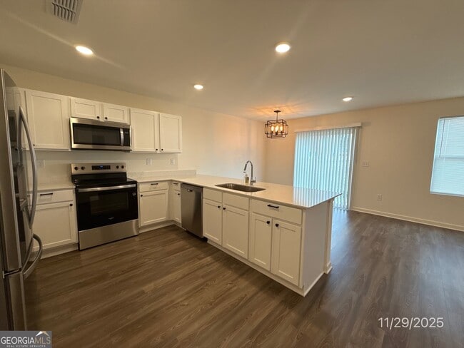 Foto del edificio - 148 Flowering Cherry St