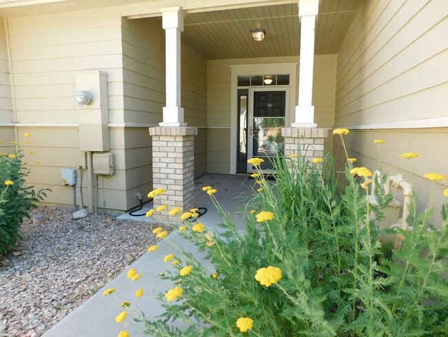 Building Photo - Home in Fountain Greens
