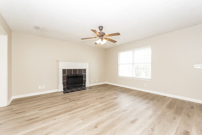 Building Photo - 1535 St Andrews Dr