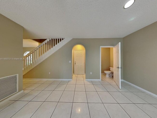 Building Photo - 7780 Highlands Cir