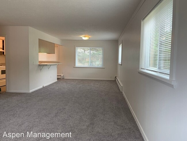 Building Photo - 3 br, 1.5 bath House - 310 Bates Ave