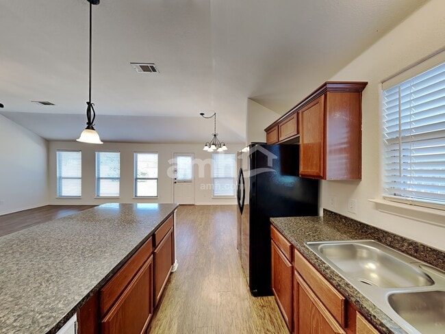 Foto del edificio - 1316 Rosedale Springs Ln